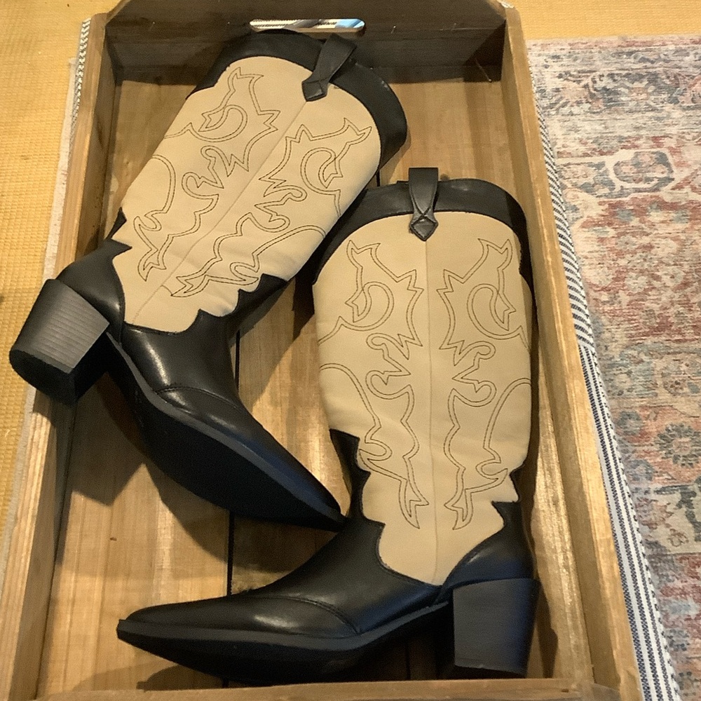 Classic Two-Tone Western Heeled Boots - Black & Cream - Picture 1 of 7